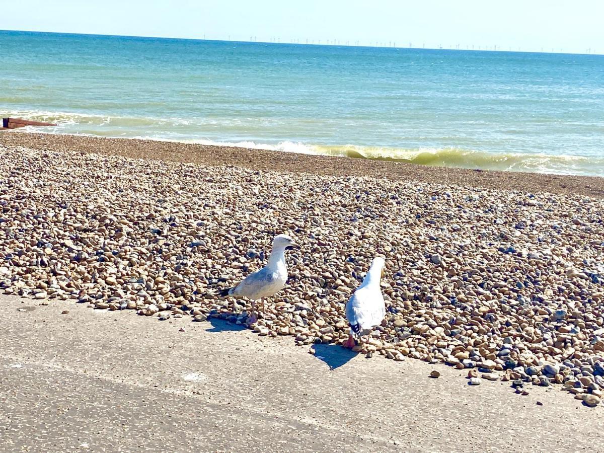 Stunning 2 Bed Apartment Sea Views And Parking Worthing Esterno foto