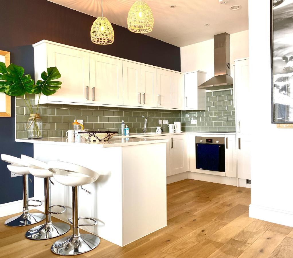 Stunning 2 Bed Apartment Sea Views And Parking Worthing Esterno foto