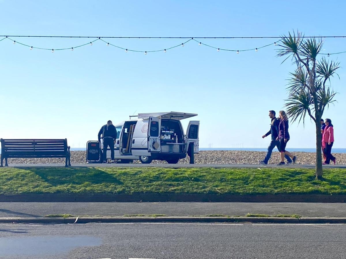 Stunning 2 Bed Apartment Sea Views And Parking Worthing Esterno foto