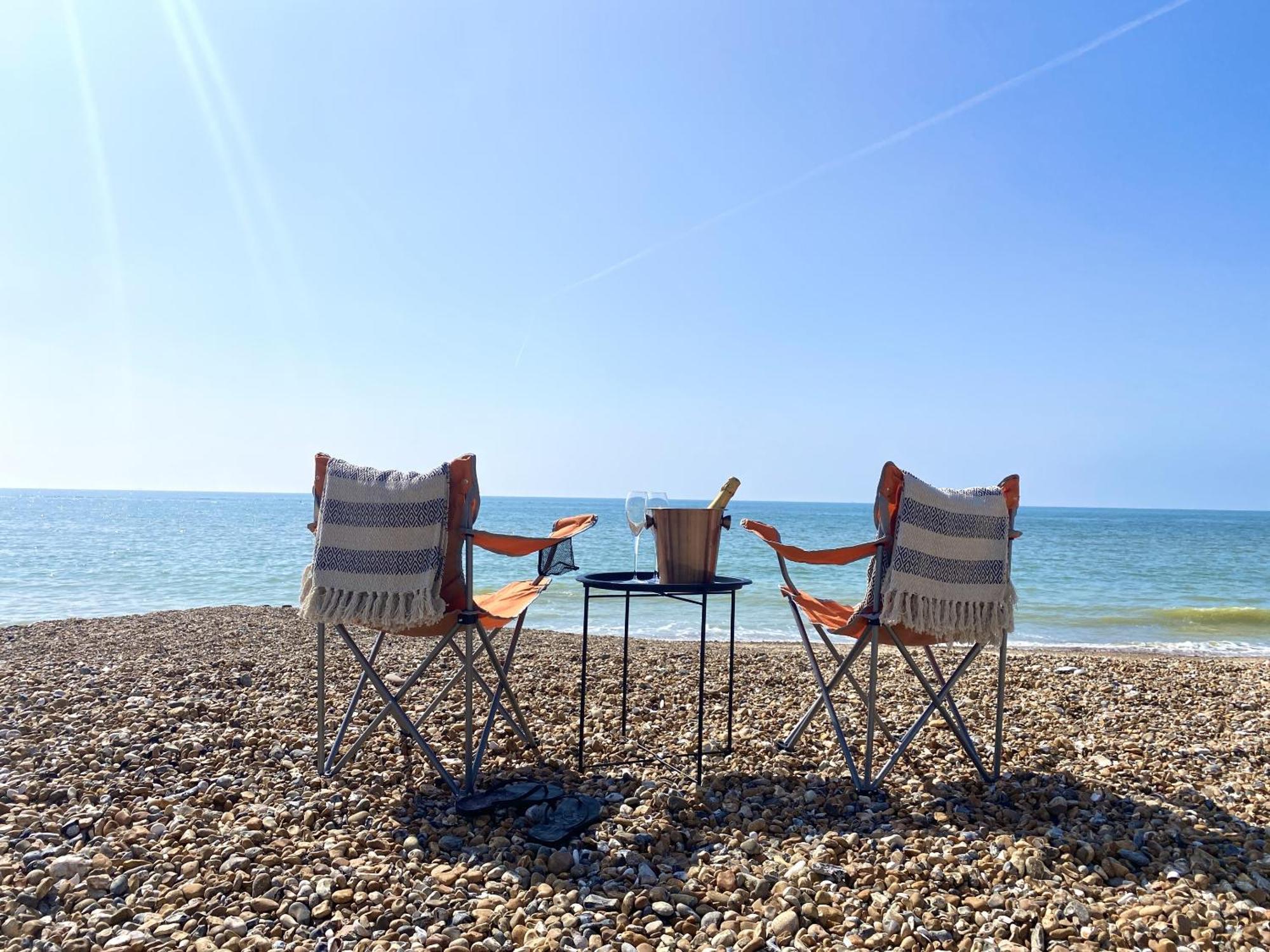 Stunning 2 Bed Apartment Sea Views And Parking Worthing Esterno foto